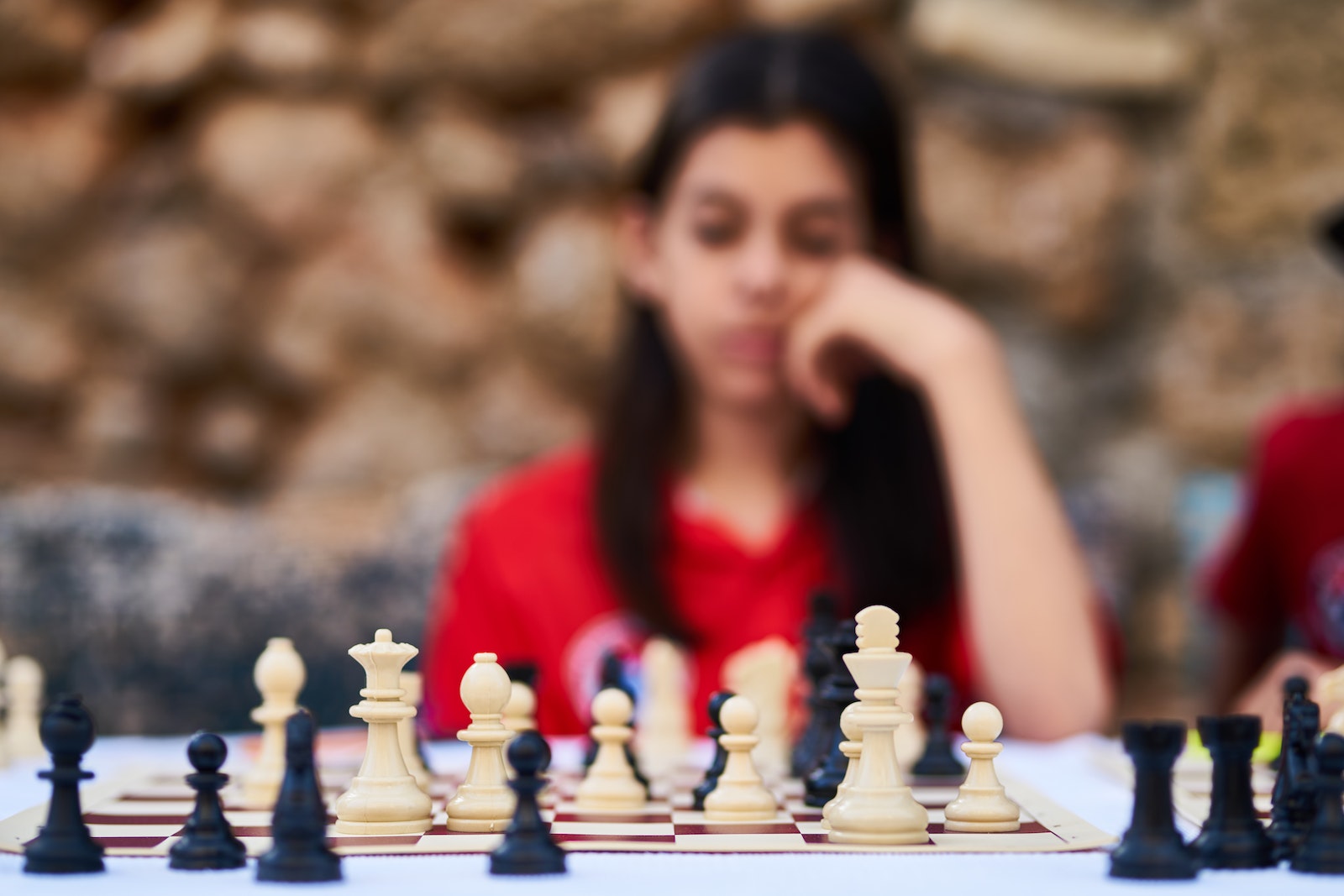 Jugador de ajedrez se disfraza de mujer para ganar premio en torneo femenino